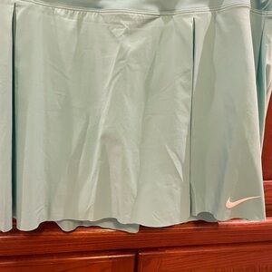 Nike Women's Aqua golf Skirt
